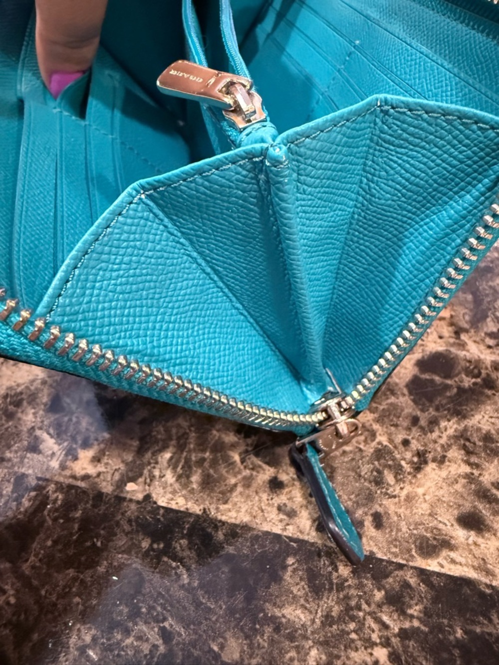 COACH Accordion Zip Wallet in Crossgrain Leather – Bright Turquoise - Picture 12 of 16
